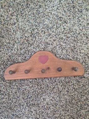 Wooden Wall Hook Rack w/ Red Heart Accent To Hang Robes Cooking Apron Front Door
